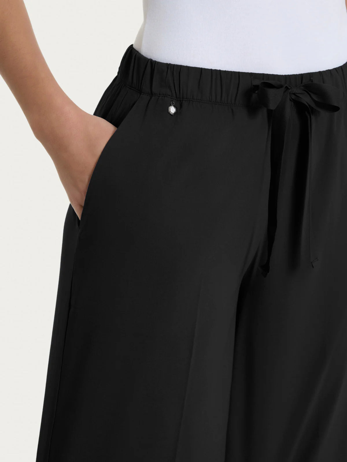 Pantaloni Bermuda con Elastico e Lacci donna